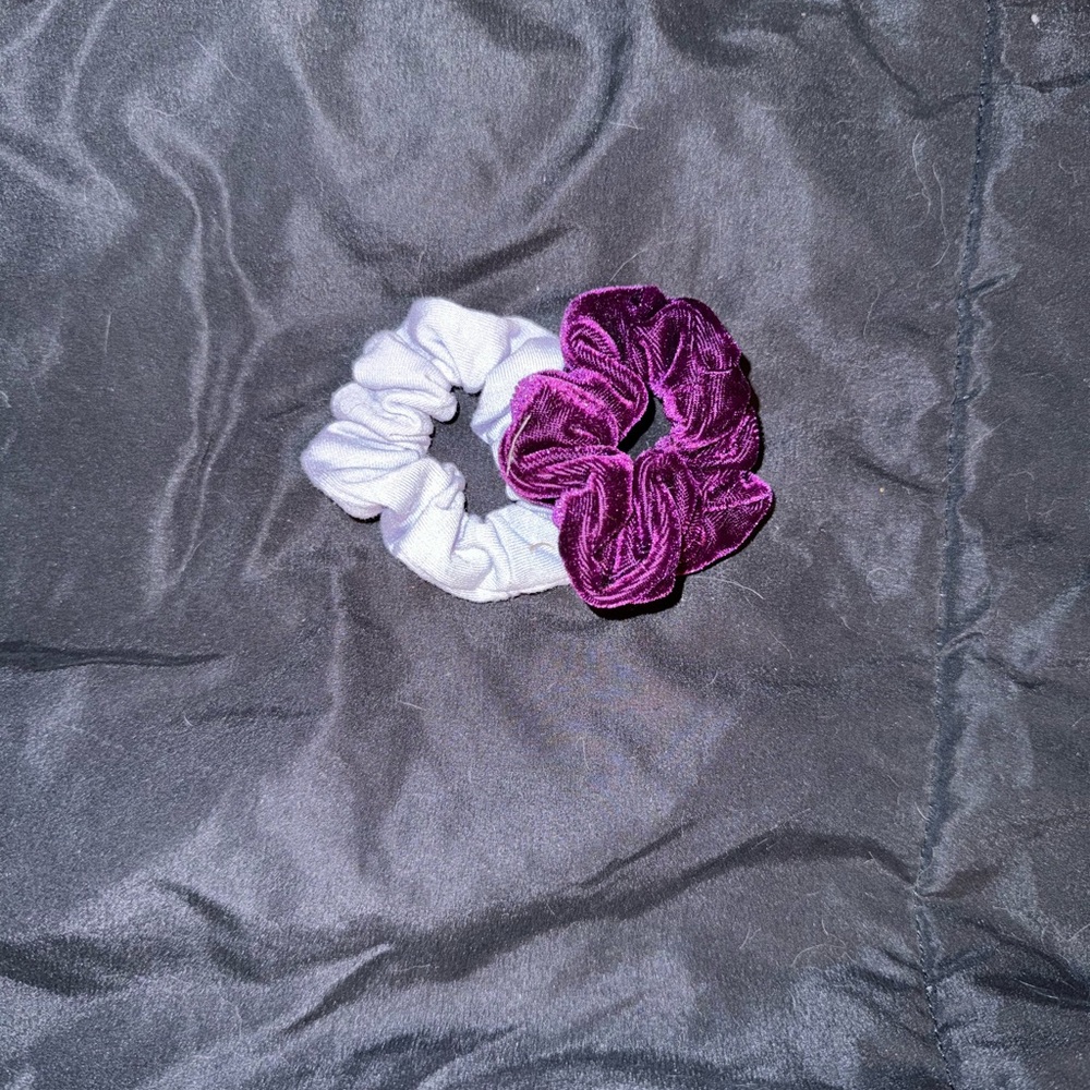 Scrunchie - Picture 2 of 2